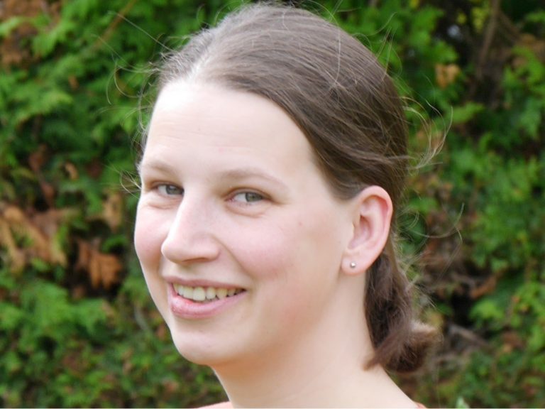 Juliane Hein­zer­ling