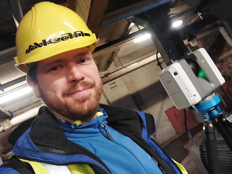 Sebas­tian&nbsp;Pose